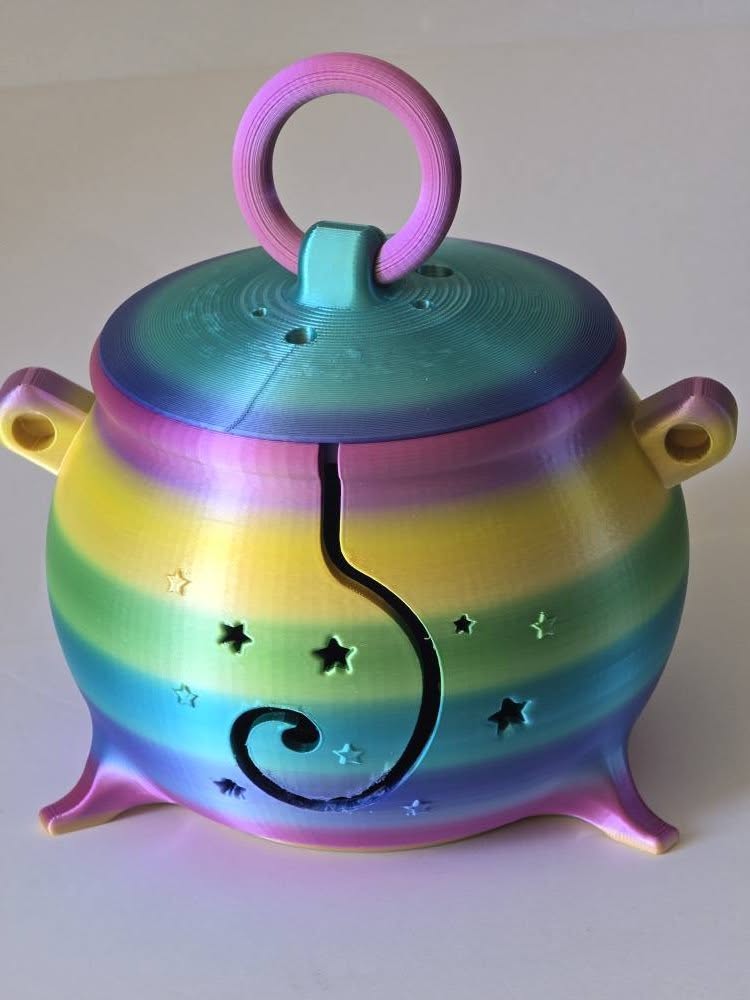 Magic Cauldron Yarn Bowl with lid
