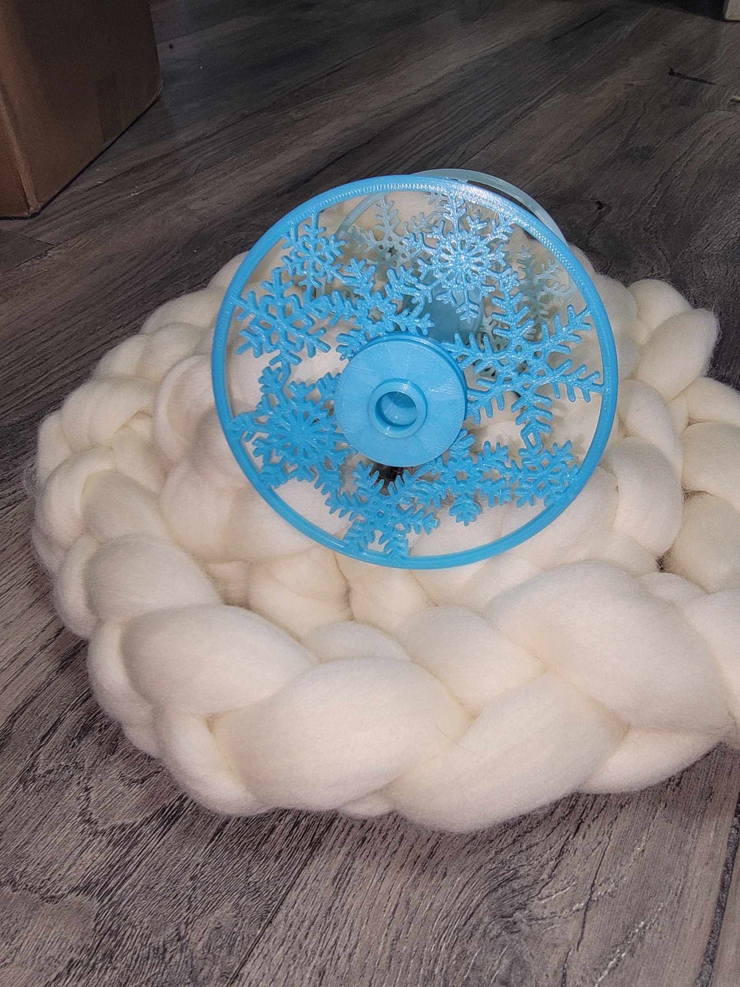 Electric Eel 6 bobbin XL Snow Flurries